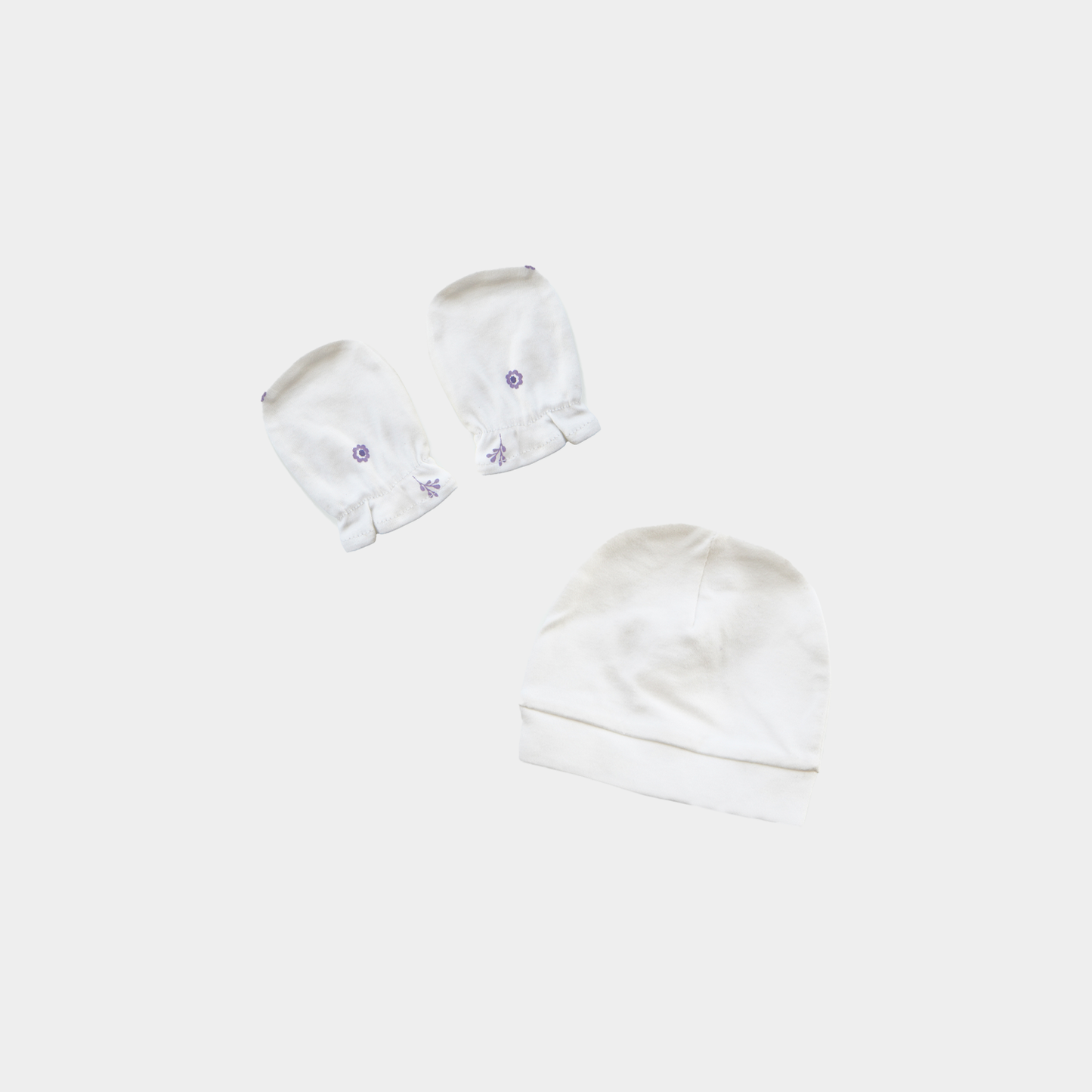 Newborn Gift Set – Lilac Flower (4-Piece Cotton Set)